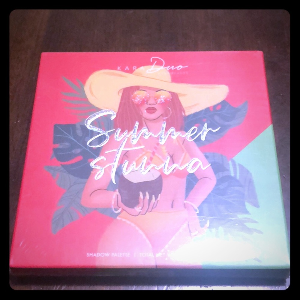Kara Beauty Summer Stunna Eyeshadow Palette